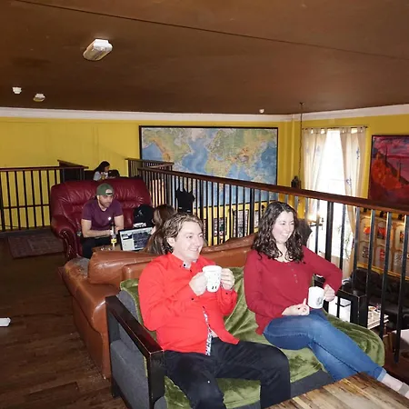 Castle Rock Hostel - Adults Only-3